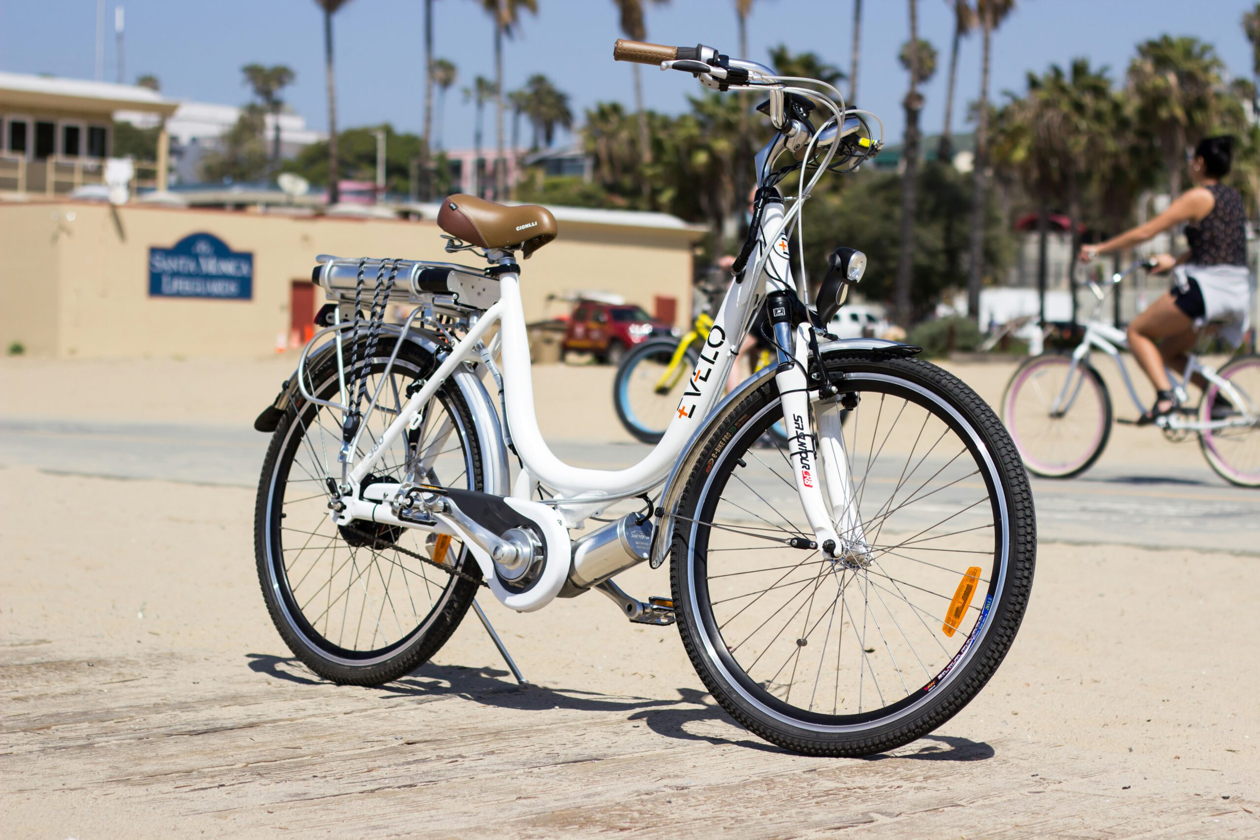E-Bike am Strand. Bild von WordPress