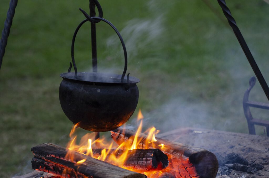 Feuerschale mit Feuer Feuerschale mit Feuer